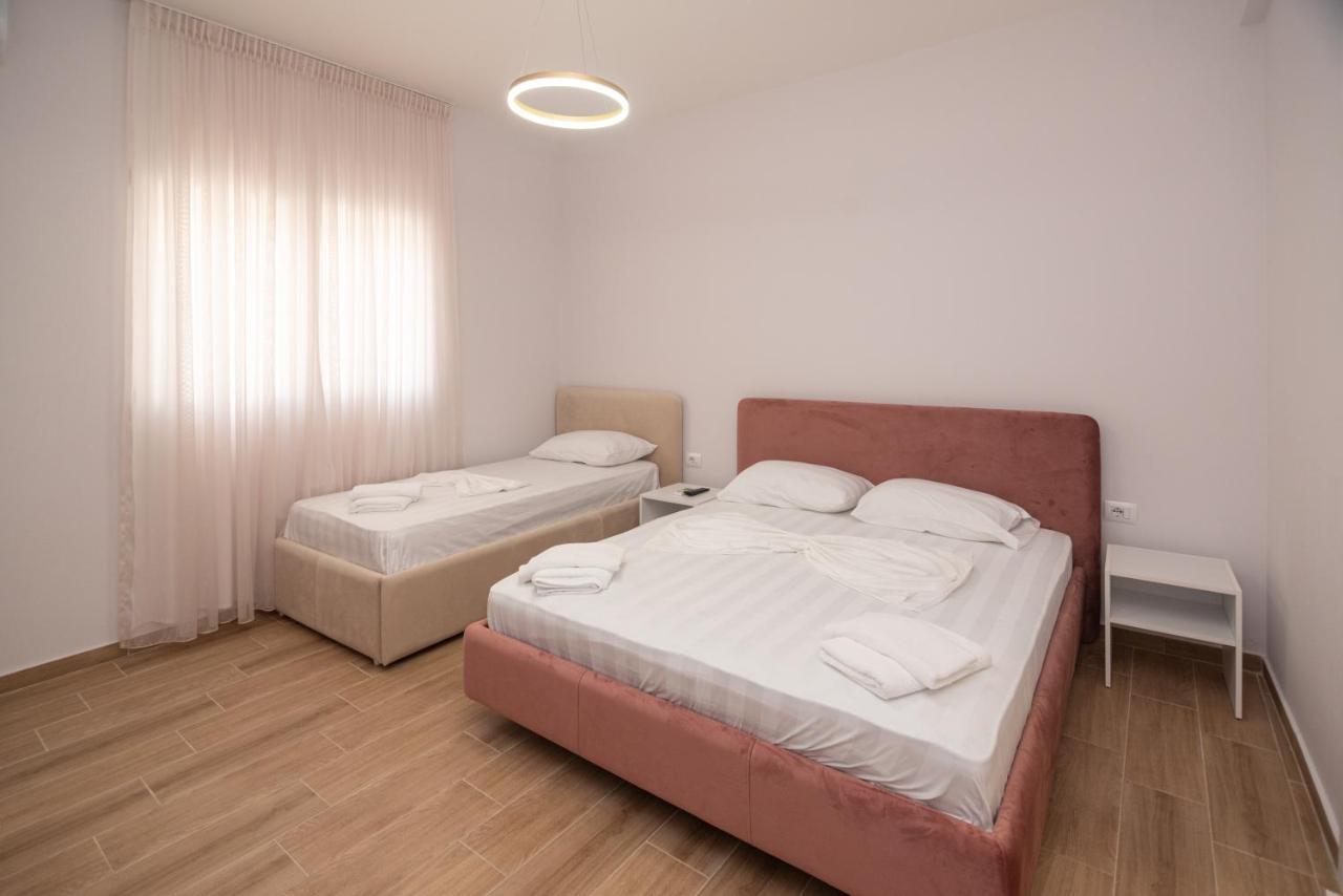 Lian'S Rooms Vlore Exterior photo