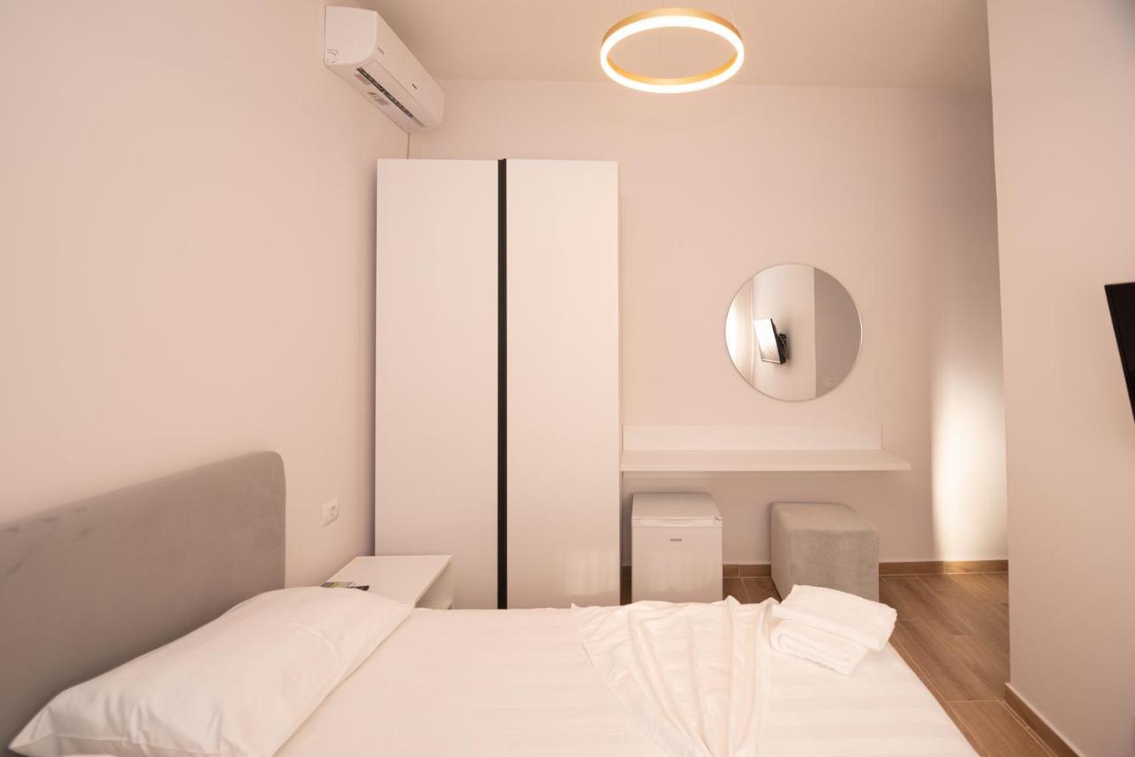 Lian'S Rooms Vlore Exterior photo
