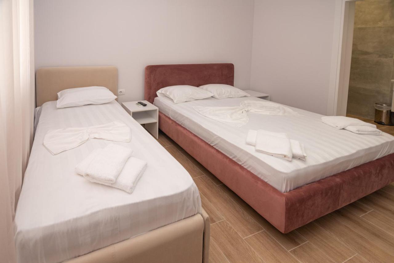 Lian'S Rooms Vlore Exterior photo