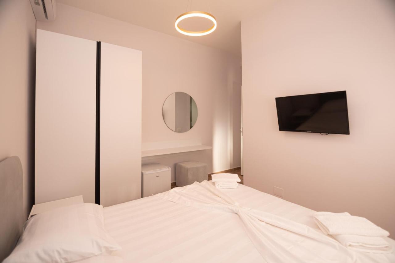 Lian'S Rooms Vlore Exterior photo