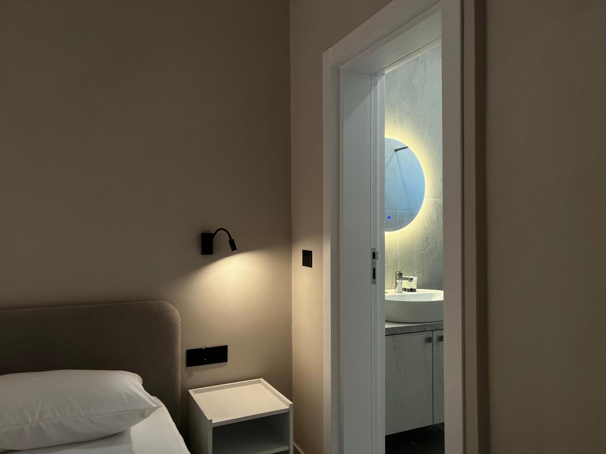 Lian'S Rooms Vlore Exterior photo