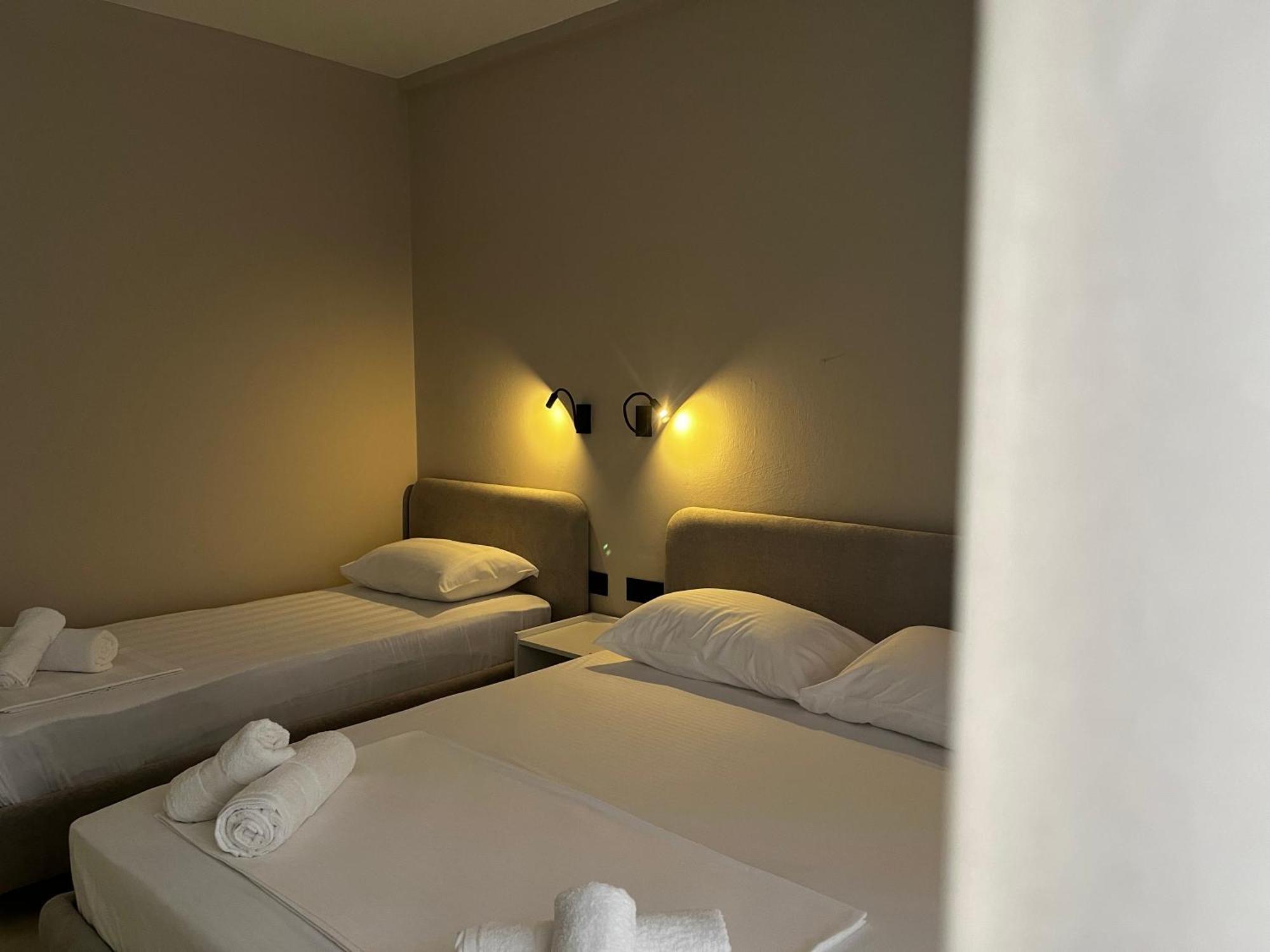 Lian'S Rooms Vlore Exterior photo