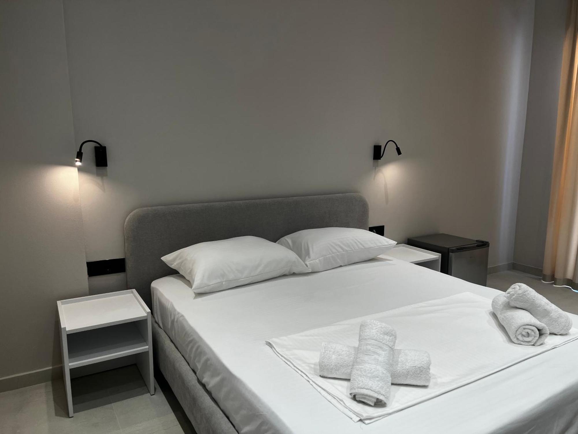 Lian'S Rooms Vlore Exterior photo