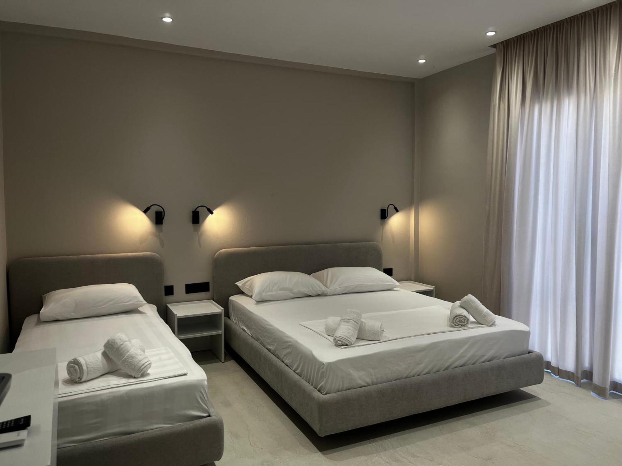 Lian'S Rooms Vlore Exterior photo