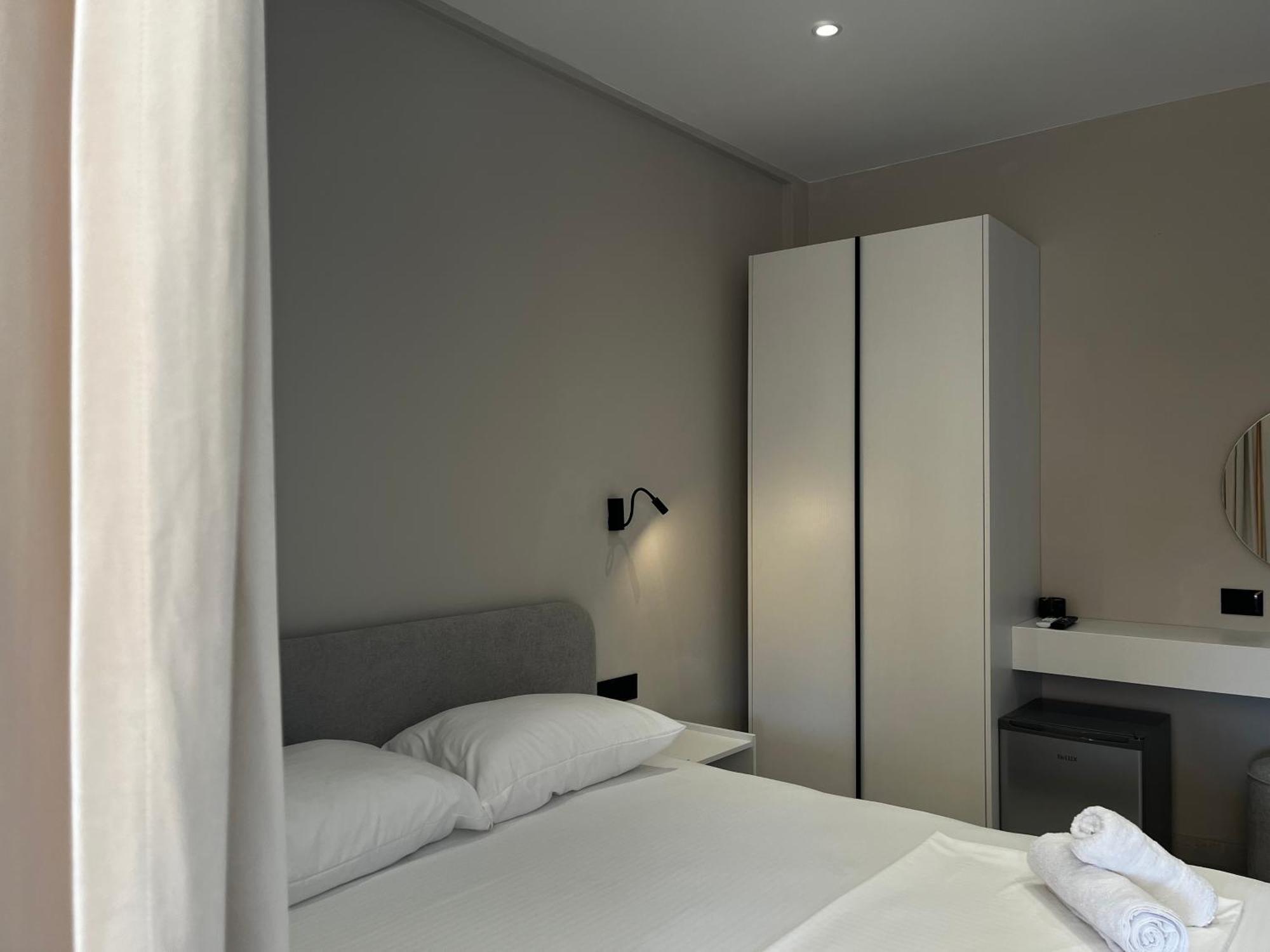 Lian'S Rooms Vlore Exterior photo