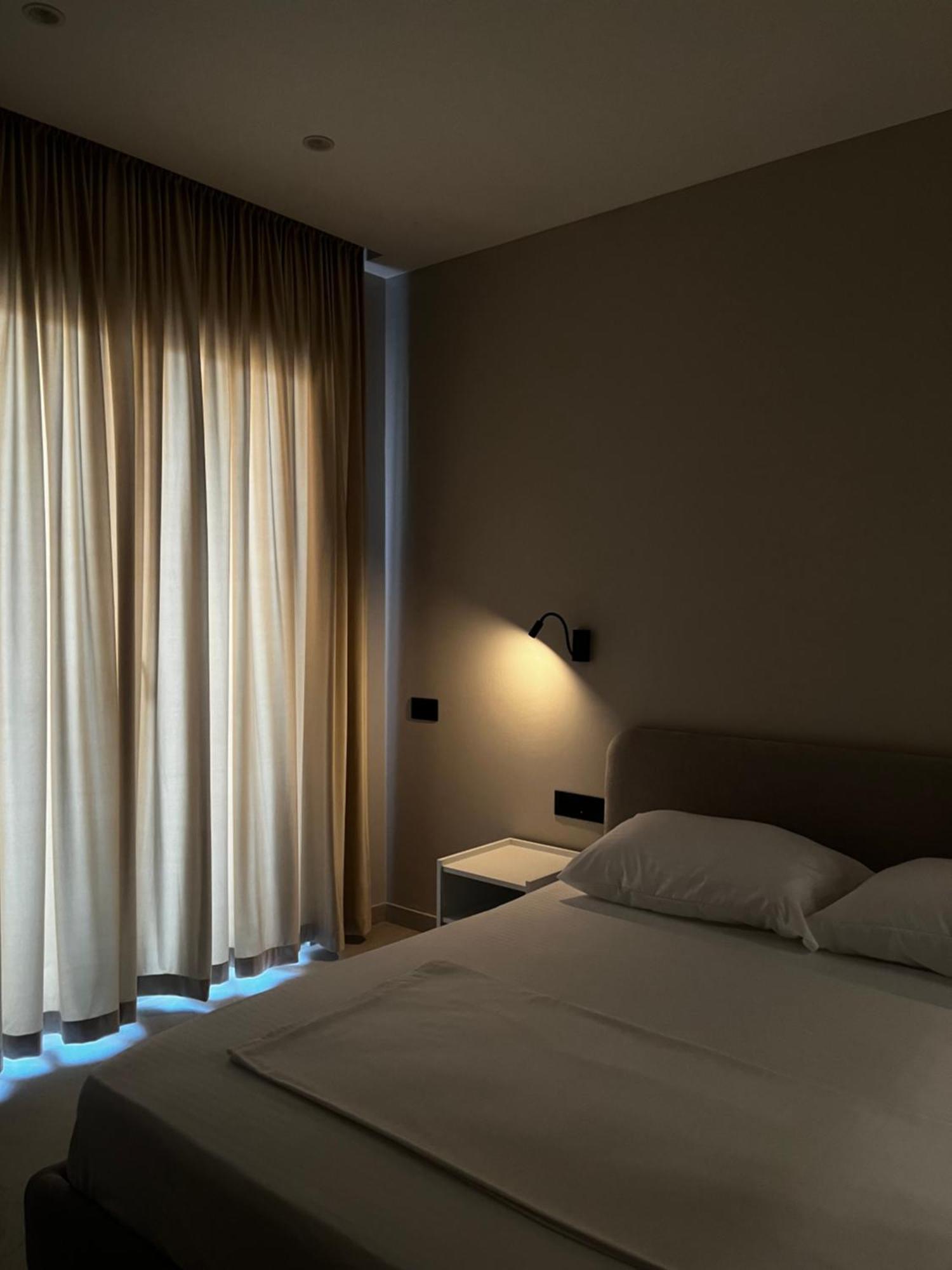 Lian'S Rooms Vlore Exterior photo