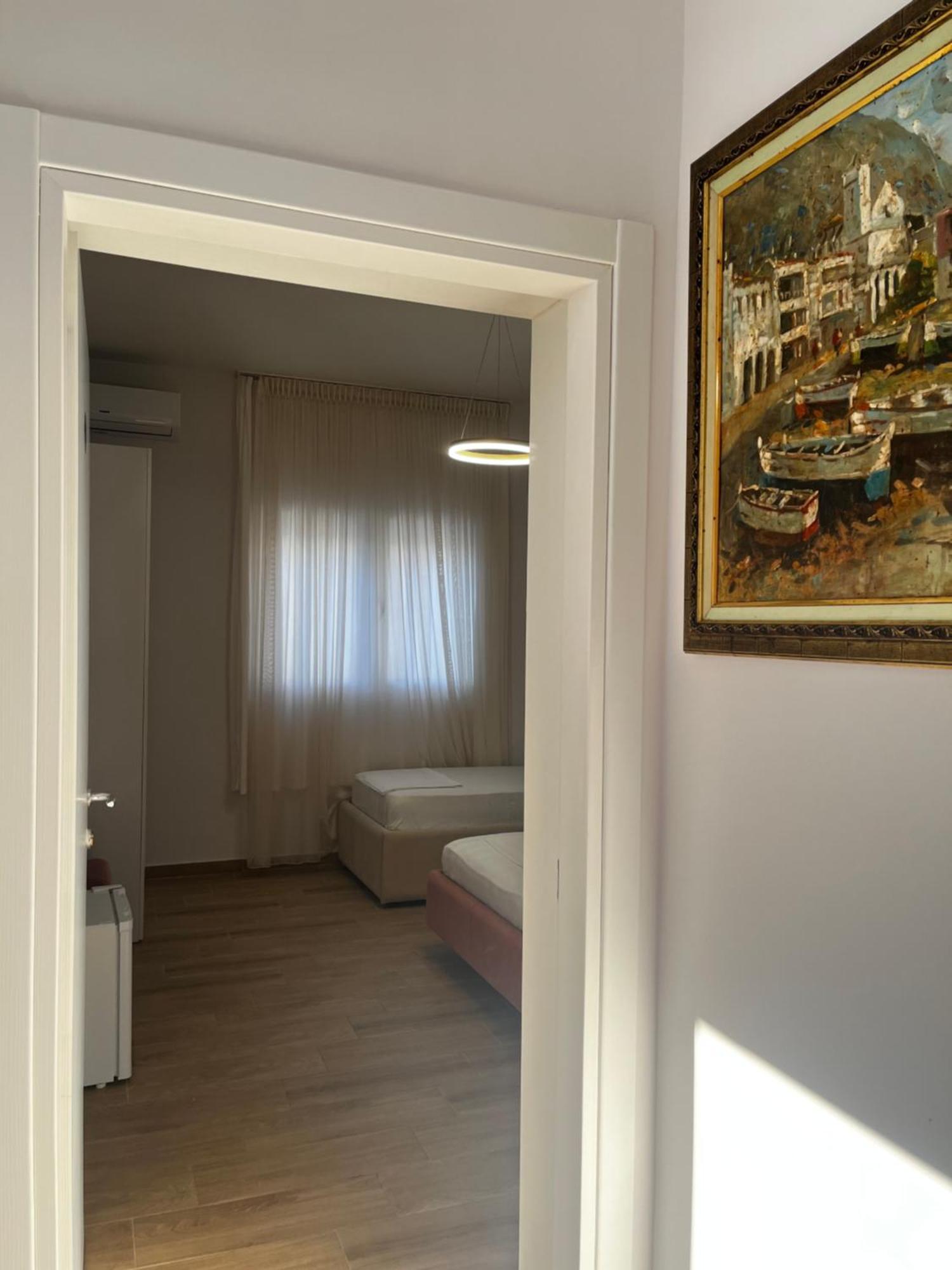 Lian'S Rooms Vlore Exterior photo