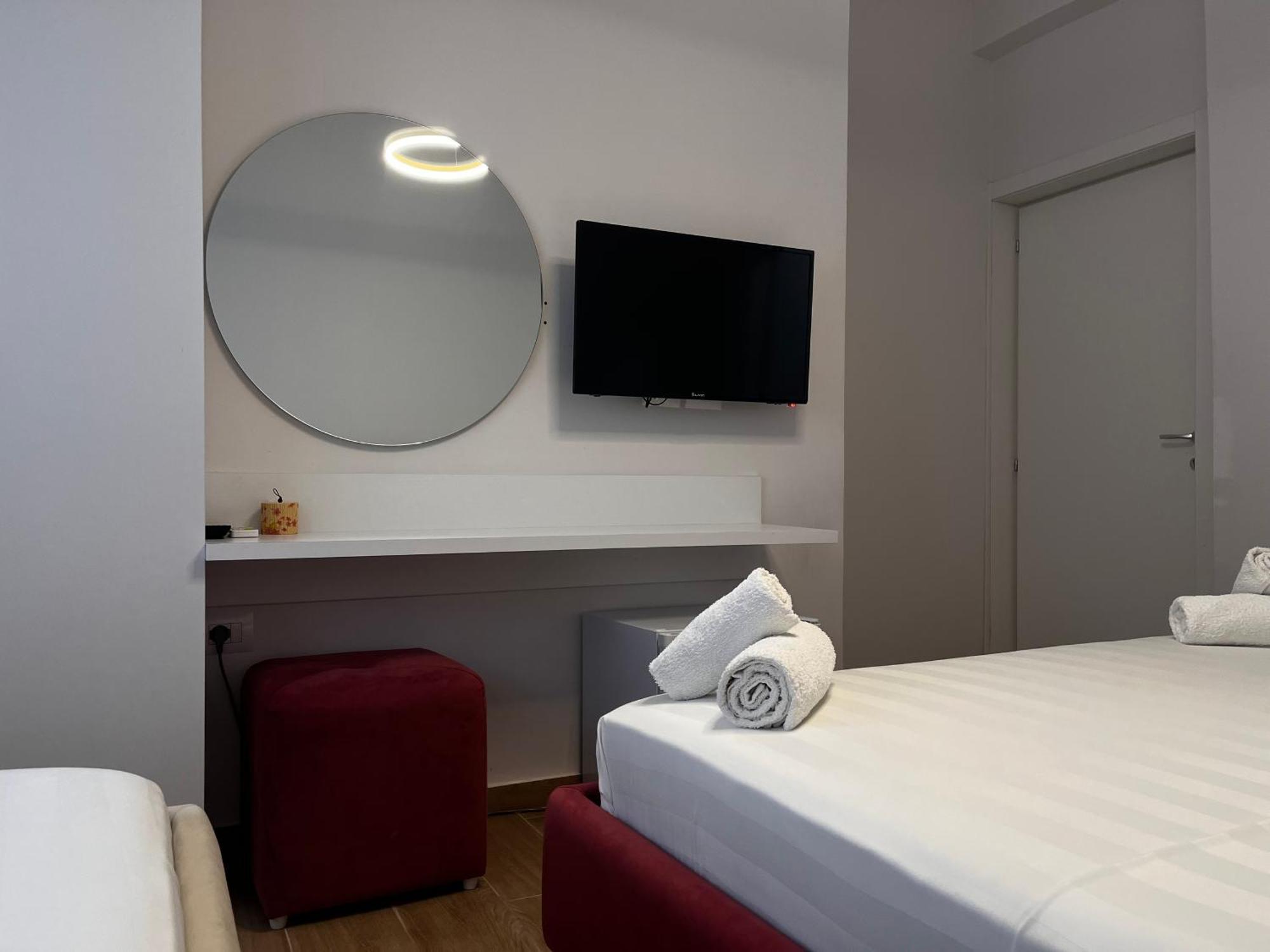 Lian'S Rooms Vlore Exterior photo